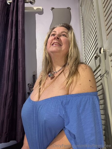 Nikkyfreenylee ホットなスター 写真