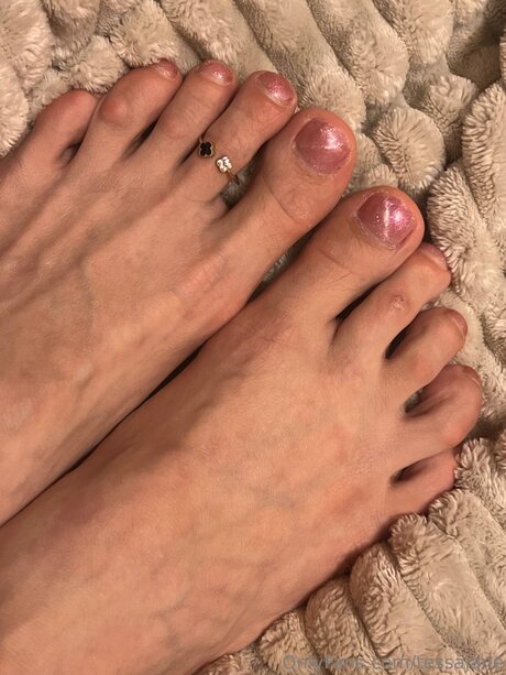 アジア人のティーンの足 オンリーファンズ セクシーヌード 写真