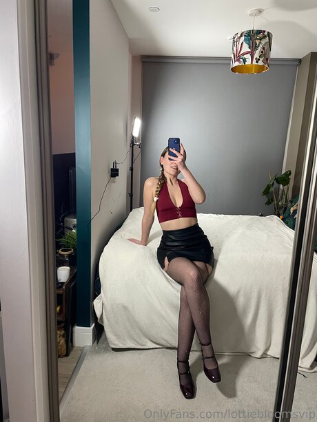 Lottiebloomsvip top profile image