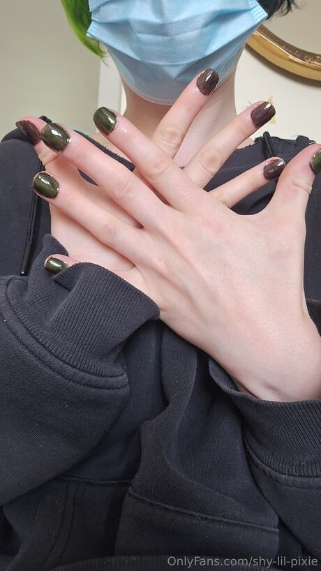 Shy Lil Pixie HDスター 写真