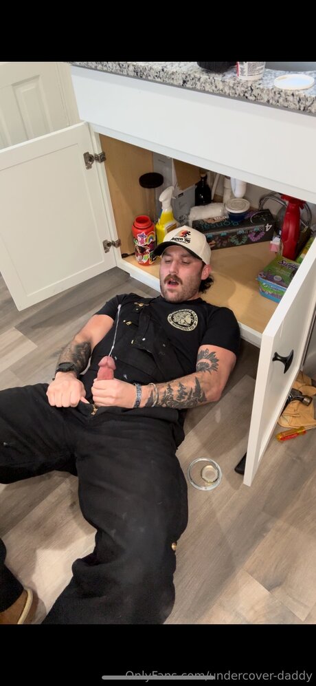 Undercover Daddy 高品質のスター 写真