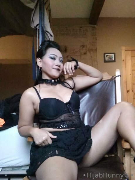 ショートティーンOnlyFans ホットヌード 画像
