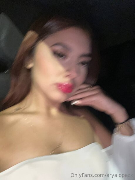 Aryalopezx トップ女優 写真