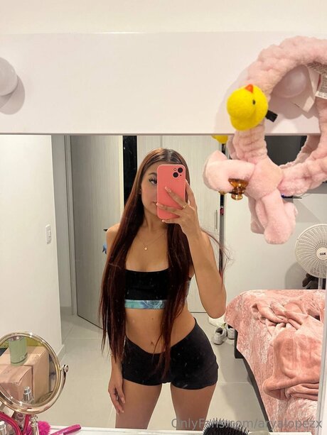 Aryalopezx スター ヌード 写真