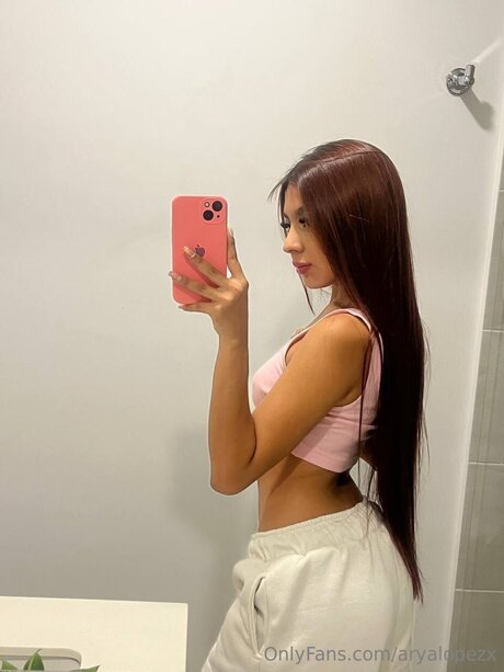 Aryalopezx 最高の女優 写真