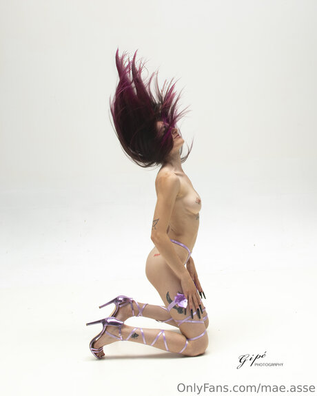 Maepurple Off 裸の女優 写真