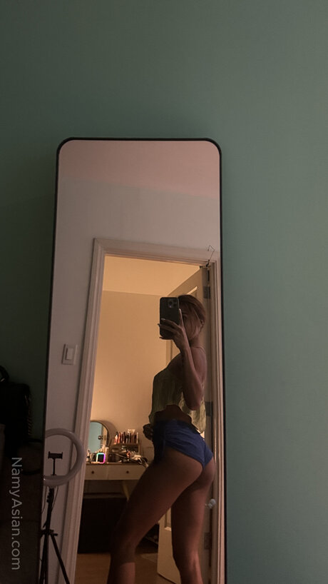 Namy Asian Free 裸のモデル 写真