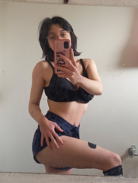Coquettekenn ホットなポルノスター 写真