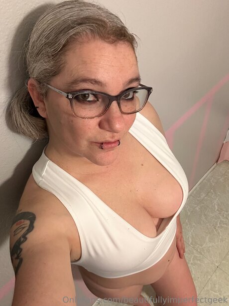 Beautifullyimperfectgeek ポルノスター パーフェクト 画像