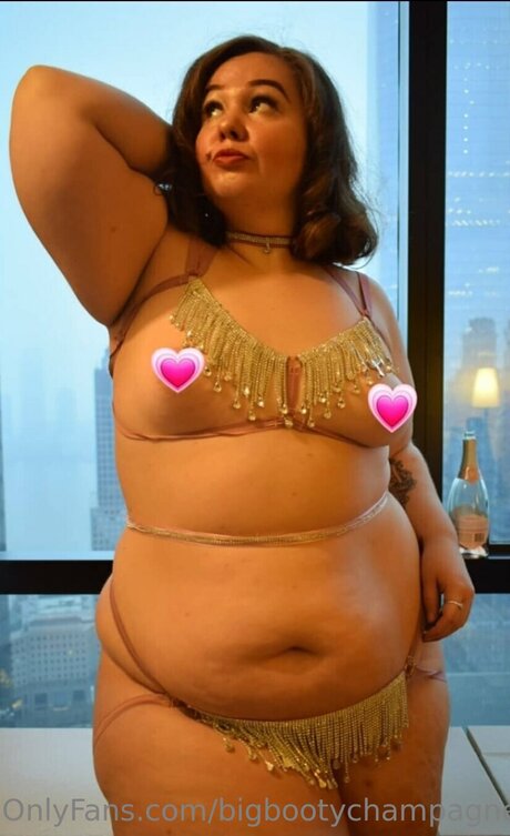 Bigbootychampagne ヌードモデル 写真