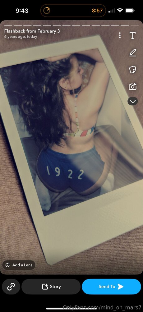背の高いラテン系OnlyFans セクシー裸 写真