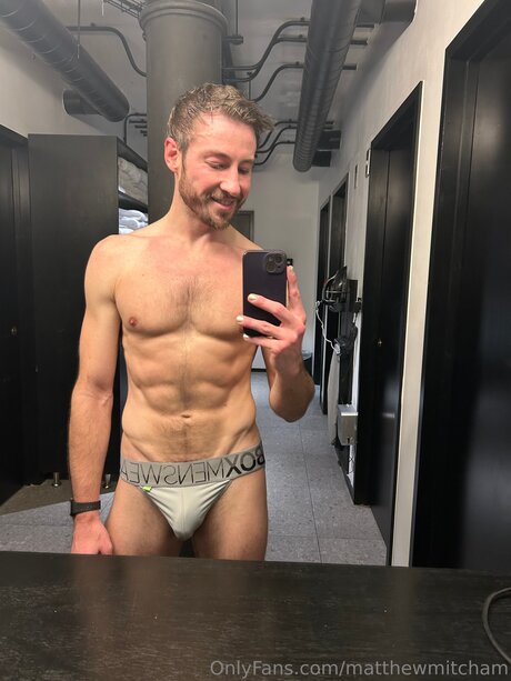 Matthewmitcham アダルト女優 写真