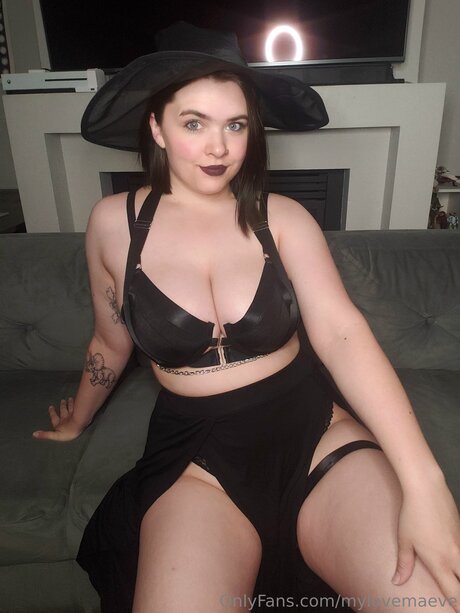 Mylovemaeve セクシーモデル 画像