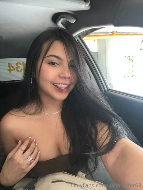 Luciafoster69 ホットなモデル 写真