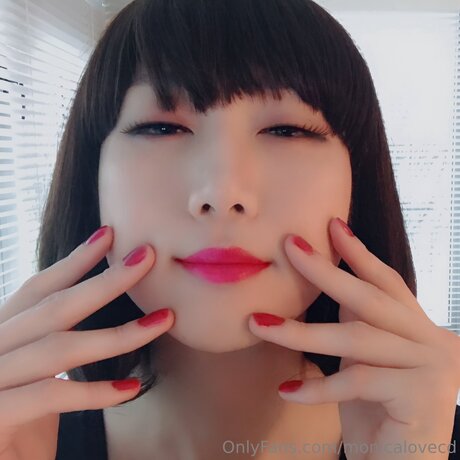 Monicalovecd トップポルノスター 写真