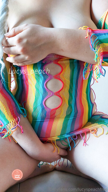 Lucyspeachfree 高品質スター 写真