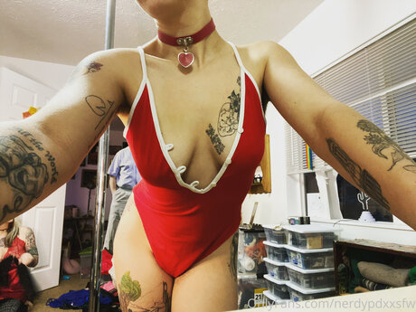 Filth Pig セクシーなポルノスター 画像