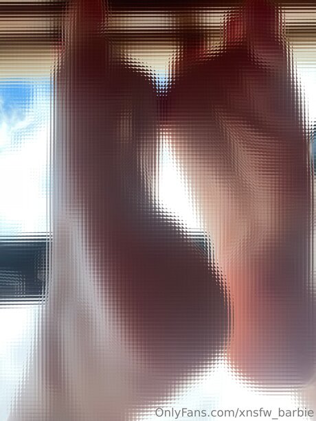 Xnsfw Barbie 裸のポルノスター 写真