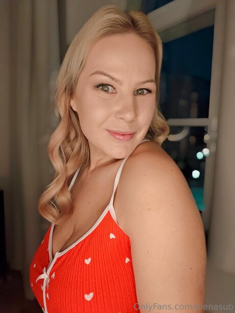 Elenasub HDスター 写真