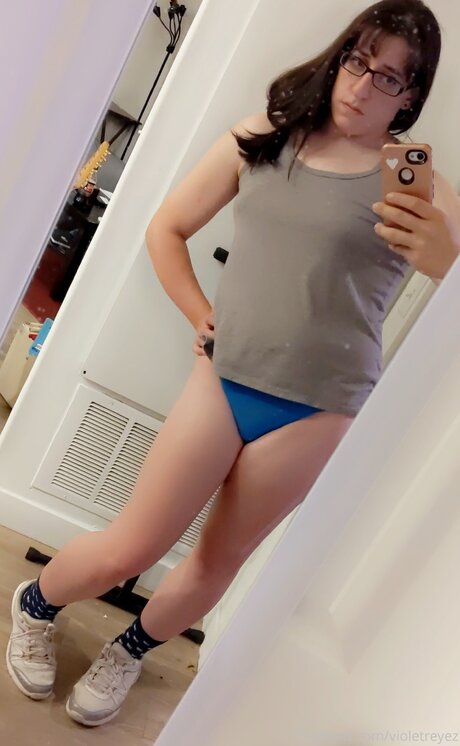 Violetreyez セクシーモデル 写真