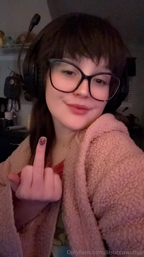 Lilsuccuwubus セクシーモデル 写真