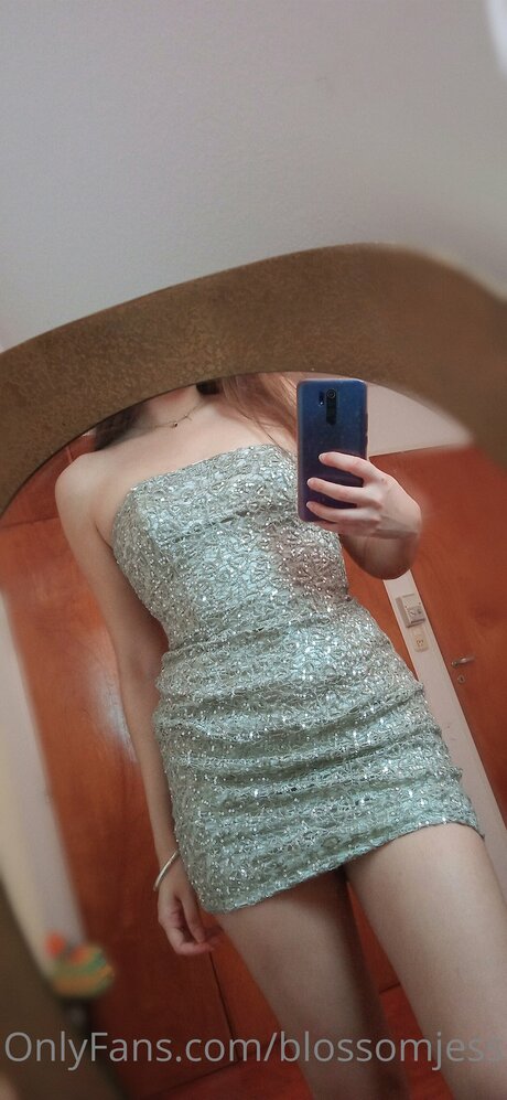 Blossomjess 独占女優 写真