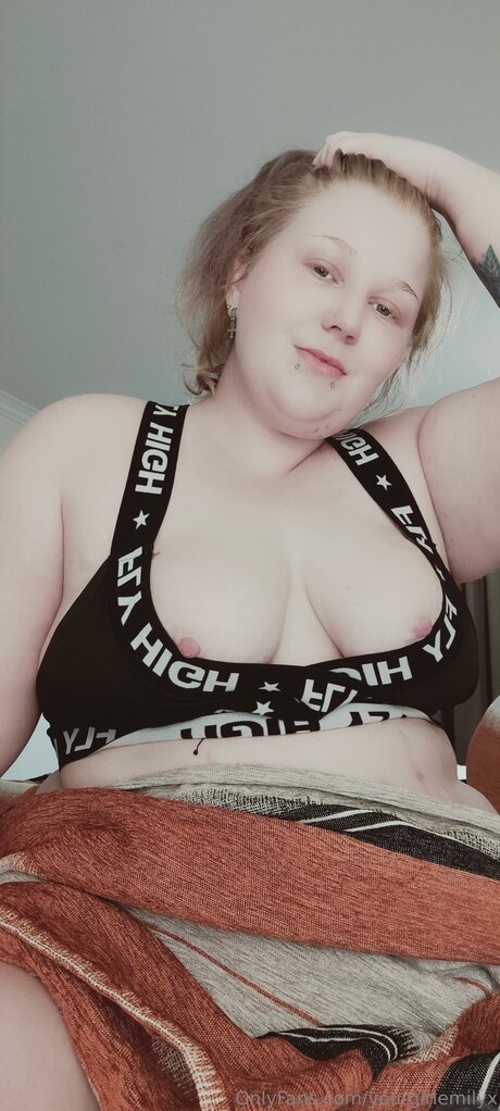 Yourgirlemilyx アート女優 アーカイブ