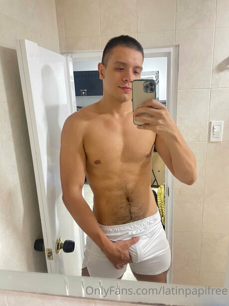 Latinpapifree ポルノスター 写真