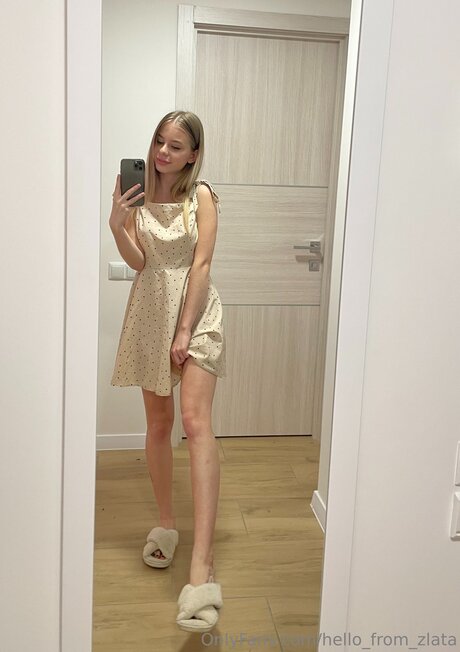 Hello From Zlata 高品質モデル ギャラリー