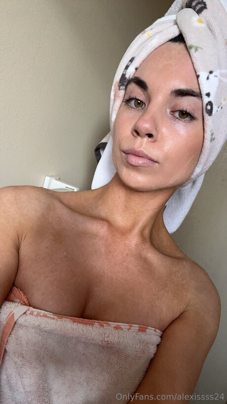 Alexissss24 高品質のポルノスター 写真