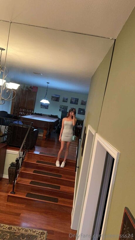 Alexissss24 ポルノスター 写真