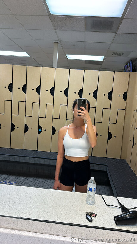 Alexissss24 エロティックモデル 画像