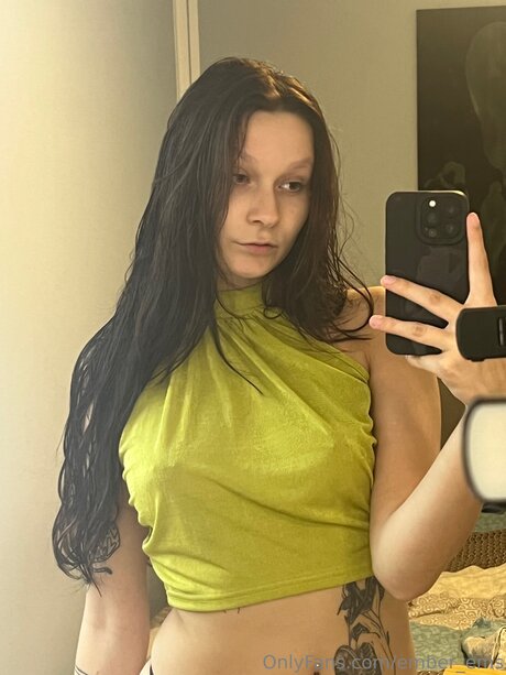 Ember Ems エロティック女優 アーカイブ