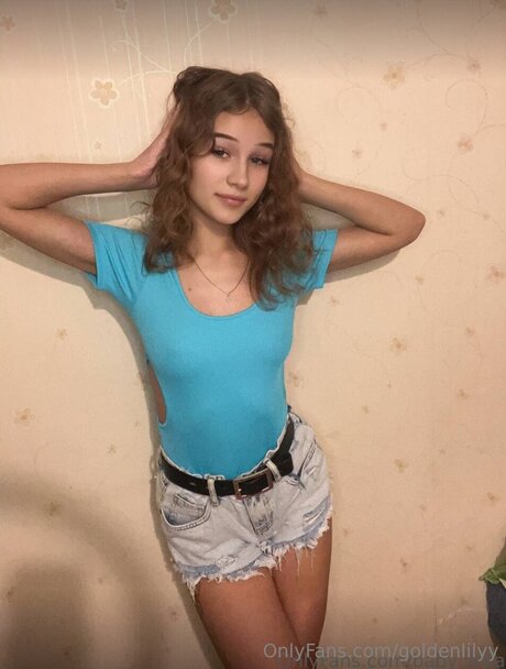 Goldenlilyy profile image