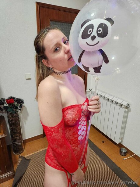 Iara Jezebel xxx女優 画像