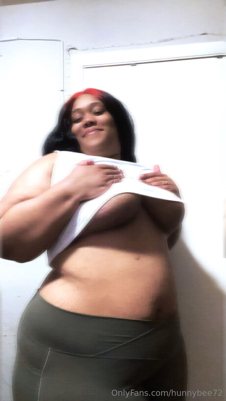 Hunnybee72 素敵なモデル 画像