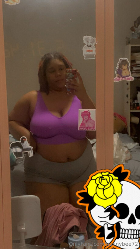 Hunnybee72 ポルノモデル 写真