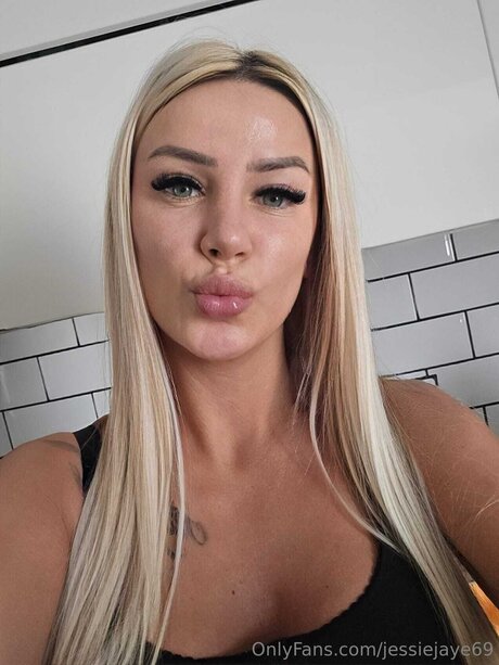 Jessiejaye69 美しいモデル 画像