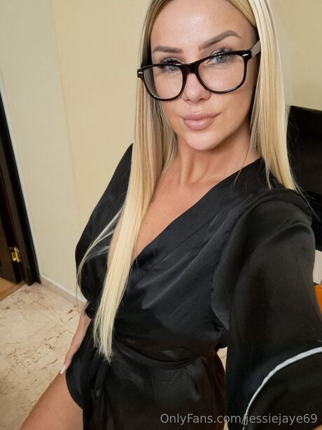 Jessiejaye69 アートスター 写真