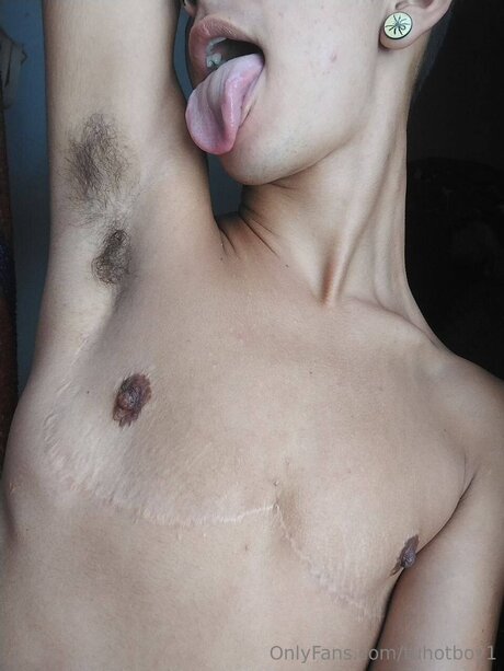 Tuhotboy1 xxxモデル 写真