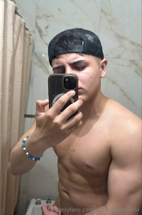 アジアンシャワー OnlyFans エロチック 画像