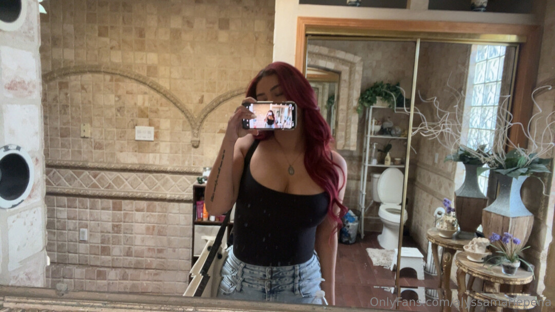 Alyssamariepena アダルトスター 写真