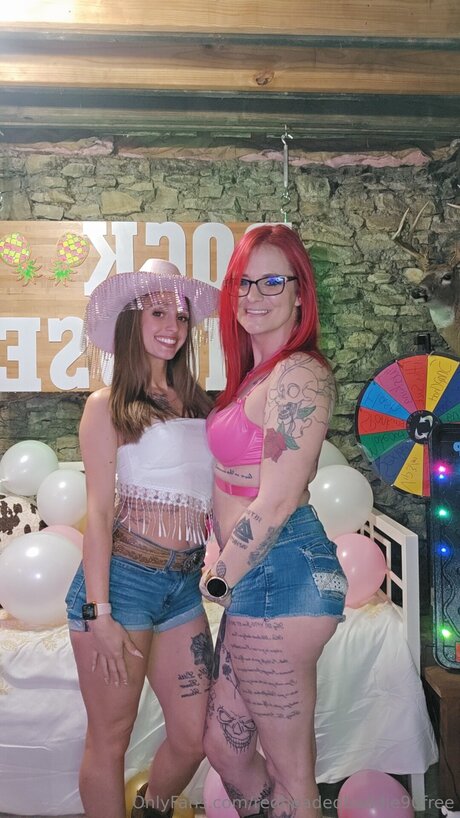 Redheadedbaddie90free 裸の女優 画像