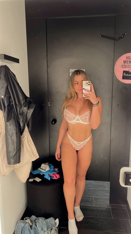 Itssschloeee ポルノスター ヌード 写真
