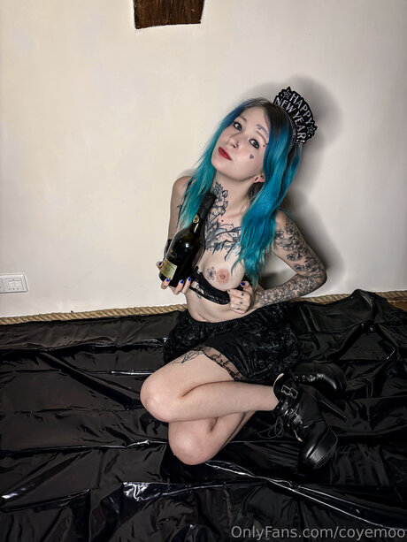 Coyemoo かわいいポルノスター 写真