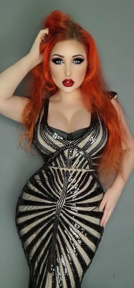 Ivy Tenebrae 完璧なスター ギャラリー