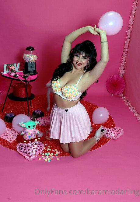 Karamia Darling 高品質モデル 写真