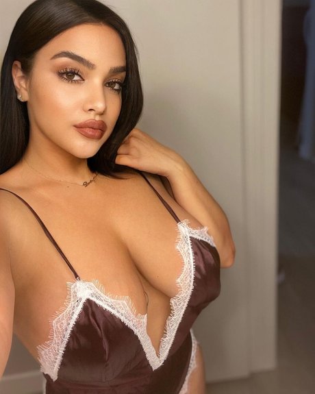 Vanessa Ann Wrigley xxxモデル 写真