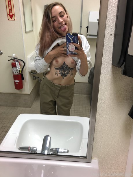 Lil Hipppie セックススター 画像