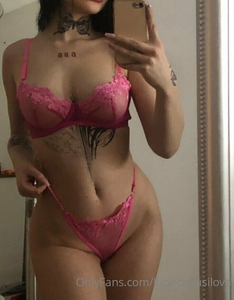 Lucie Brousilova ポルノスター パーフェクト 写真